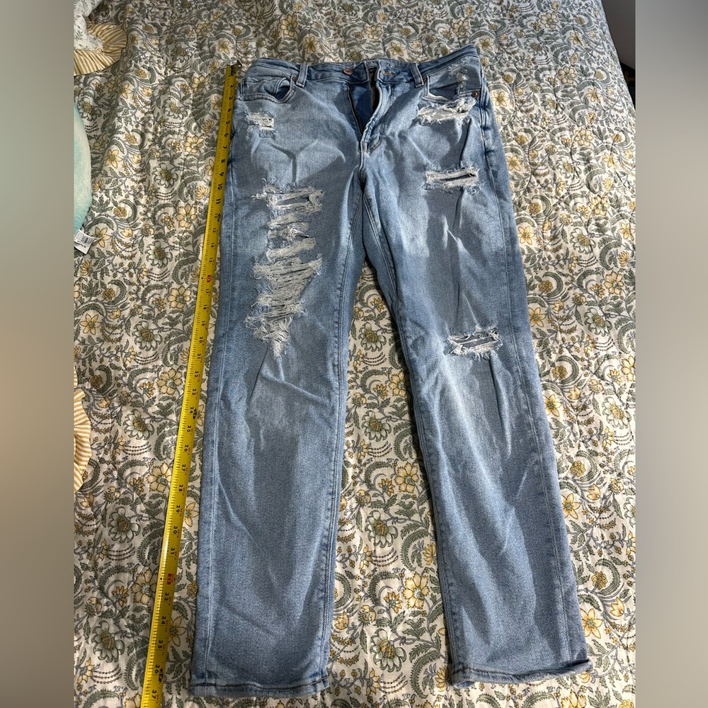 American Eagle Outfitters Light Blue Distressed Boyfriend Jeans - Picture 4 of 7